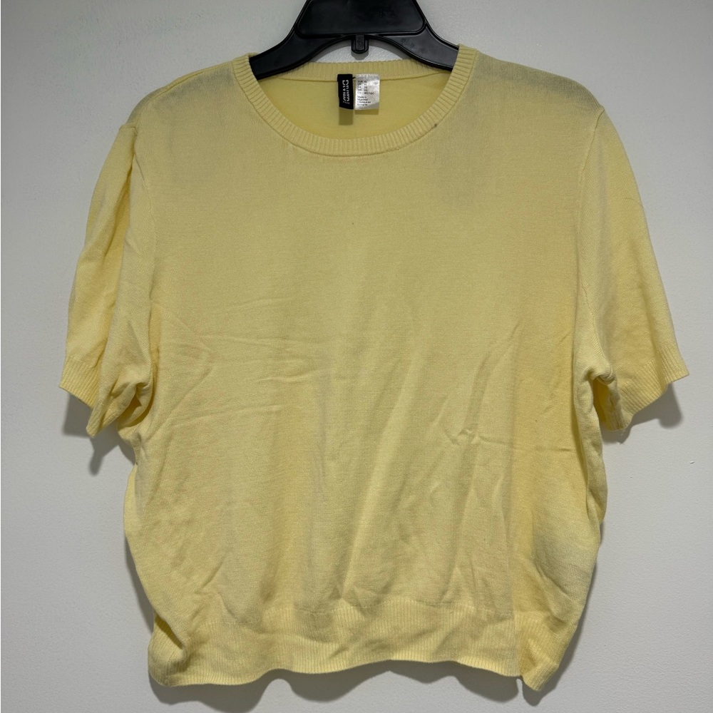 H&M Divided Yellow Sweater Blouse Short Sleeve